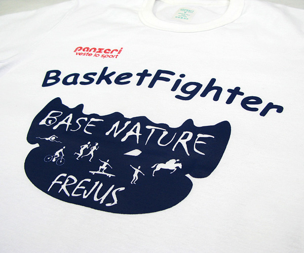 panzeri（パンゼリ）プリントTシャツ 「BASKET」（ホワイト×ネイビー）