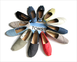 TOMS shoes（トムス シューズ）