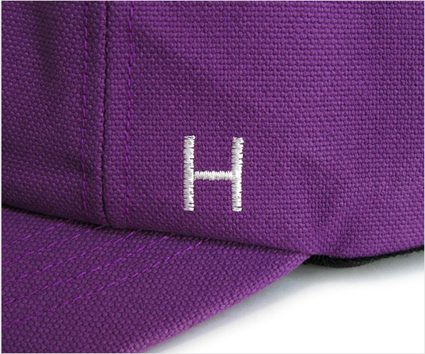 HICOSAKA（ヒコサカ）“H”ロゴ 8パネルキャップ