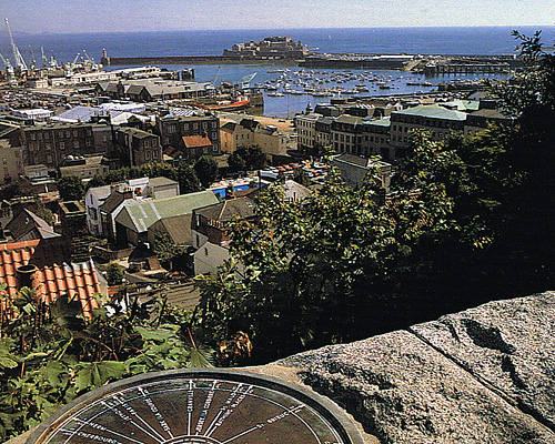 guernsey knit(ガンジーニット)特集