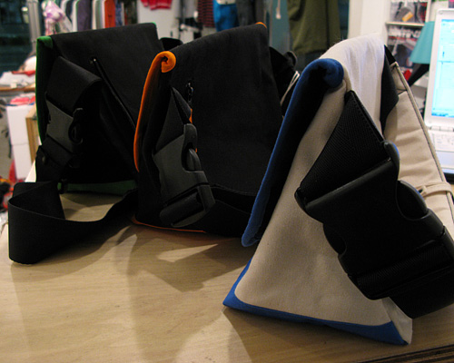 6SHiKi(ロクシキ)メッセンジャーバッグ/SMALL