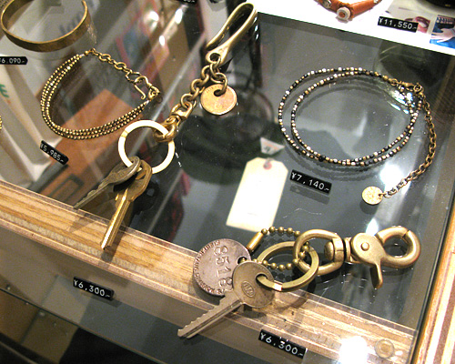 さらっと入荷。