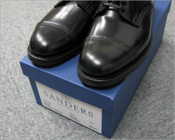 SANDERS（サンダース）ミリタリーダービーシューズ（ポリッシュドレザー・ブラック）