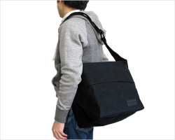 6SHiKi(ロクシキ)『Full』 ショルダーバッグ(ブラック)