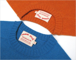 comm. arch.（コム・アーチ）“Saddle B.B.” クルーネックニット