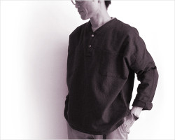 FUJITO（フジト）ヘンリーネックシャツ（チャコール）
