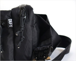 DEFY BAGS（デフィーバッグス）パーカー パック