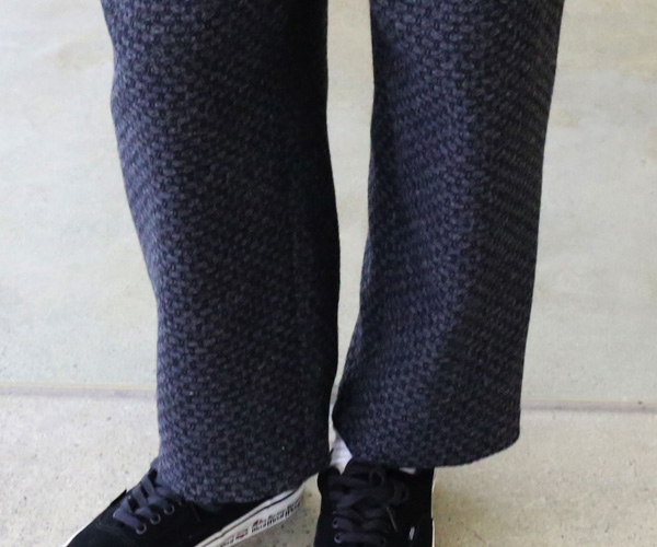 EEL Products（イール プロダクツ）Bumpy pants（チャコール）