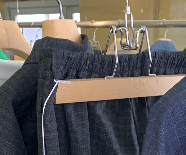 EEL Products(イール プロダクツ)ファニースラックス(ブラウンブラック)